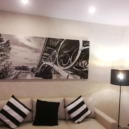 Apartamento Alfalfa Apartment Севиля Екстериор снимка