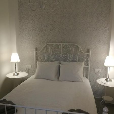 Apartamento Alfalfa Apartment Севиля Екстериор снимка