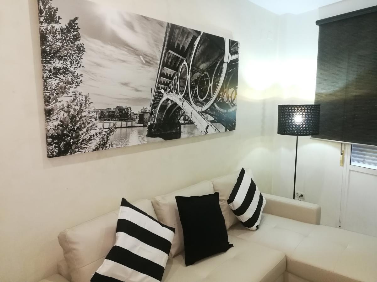 Apartamento Alfalfa Apartment Севиля Екстериор снимка